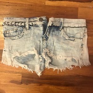 Vintage Havana embroidered denim shorts